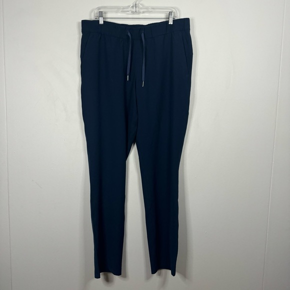 Lululemon On The Fly Pant Woven Tall 33" Inseam True Navy size 14 Tall - Picture 3 of 12